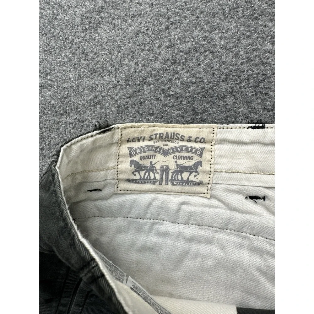 Levi's Gray Cargo Shorts‎ Size 36 Baggy Y2K Skater
